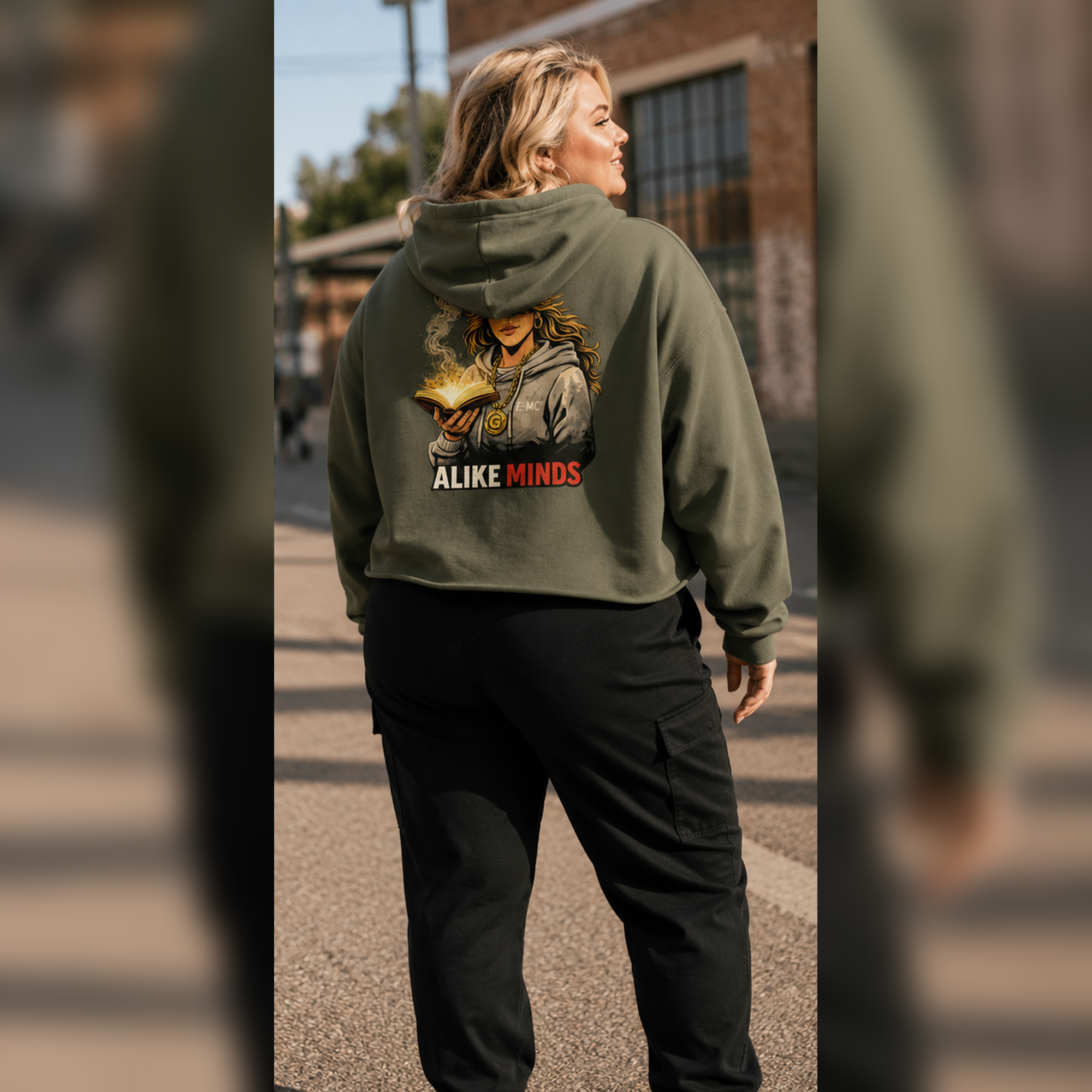 ALIKE MINDS ALIGN LEGENDS CROP HOODIE